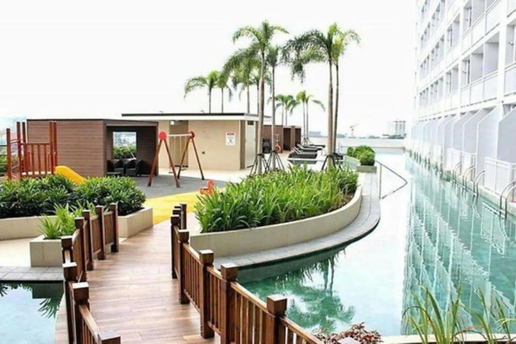 Breeze Residences - 1Br Unit With Balcony -Top Floor Manila Zewnętrze zdjęcie